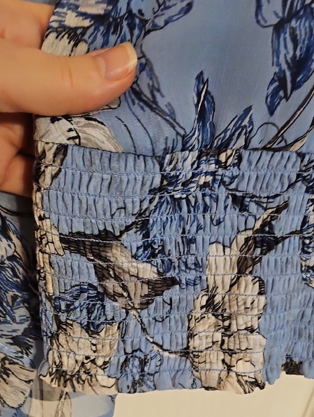 White House Black Market Light Blue Floral Blouse - Picture 5 of 11
